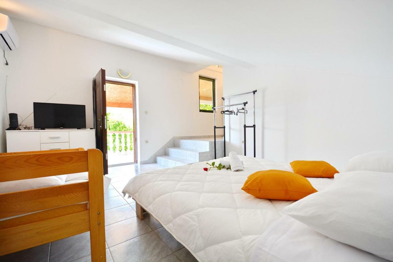 Apartmani Maca Sikovo Exteriör bild