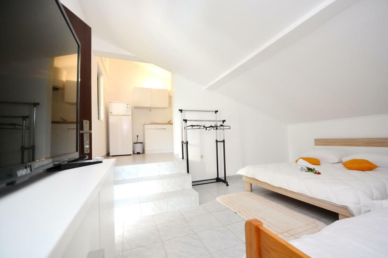Apartmani Maca Sikovo Exteriör bild